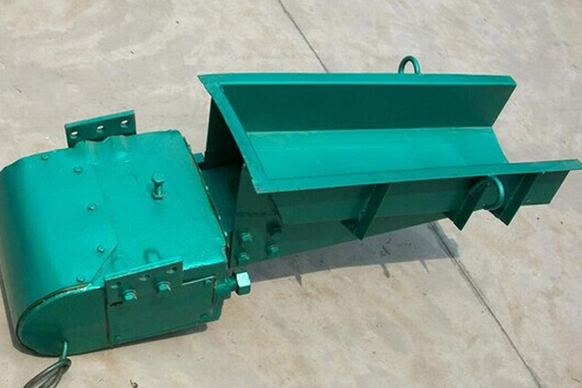 定期維護(hù)檢查電磁振動(dòng)給料機(jī)，不可忽視哦